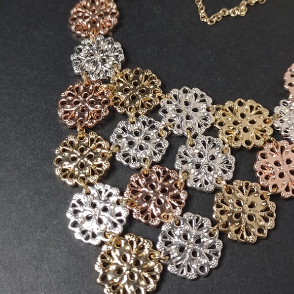 19 Inch Multi Tone Liz Claiborne Necklace - Picture 3 of 8